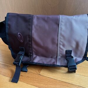 Timbuk2 small messenger bag